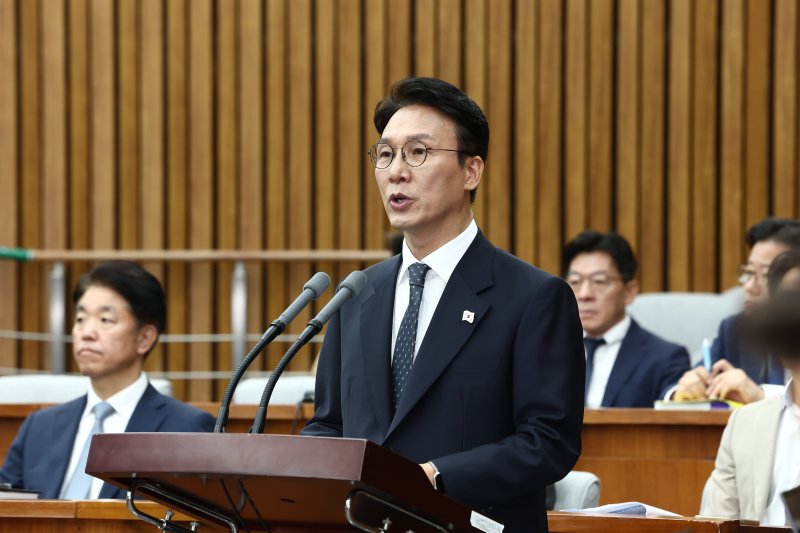 김민석 국무총리 후보자가 24일 오전 서울 여의도 국회에서 열린 인사청문회에 출석해 인사말을 하고 있다. 2025.6.24/뉴스1 ⓒ News1 김민지 기자