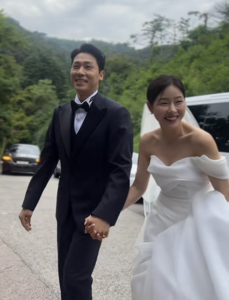 '불륜설 부인' 최여진, 돌싱 김재욱♥과 다정 투샷