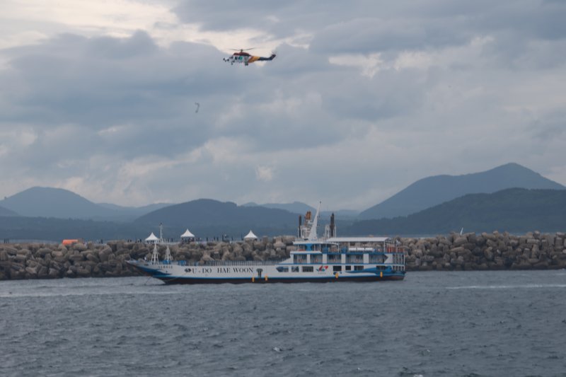 24일 제주 서귀포시 성산항 일대와 우도 해상에서 실시한 민·관·군 합동 수난대비 기본훈련.(제주해양경찰청 제공. 재판매 및 DB 금지)2025.6.24/뉴스1 ⓒ News1 홍수영 기자
