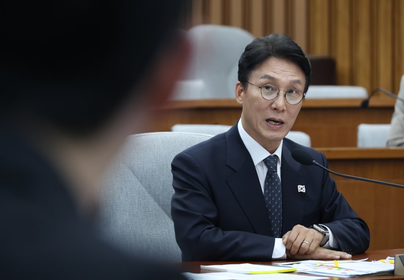 김민석 국무총리 알파벳 토토가 24일 서울 여의도 국회에서 열린 인사청문회에서 주진우 국민의힘 의원 질의에 답하고 있다. 사진=뉴시스