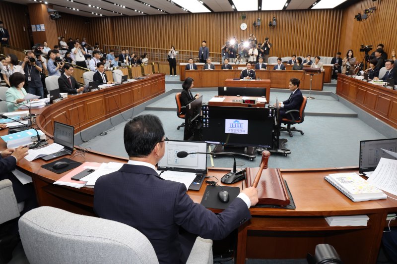 [서울=뉴시스] 김명년 기자 = 24일 오전 서울 여의도 국회에서 김민석 국무총리 후보자 임명동의에 관한 인사청문특별위원회 전체회의가 열리고 있다. 2025.06.24. kmn@newsis.com