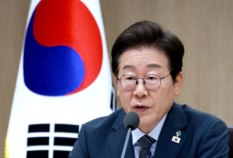이재명 카지노 바카라이 24일 카지노 바카라실 청사에서 열린 국무회의를 주재하며 발언하고 있다. 연합뉴스