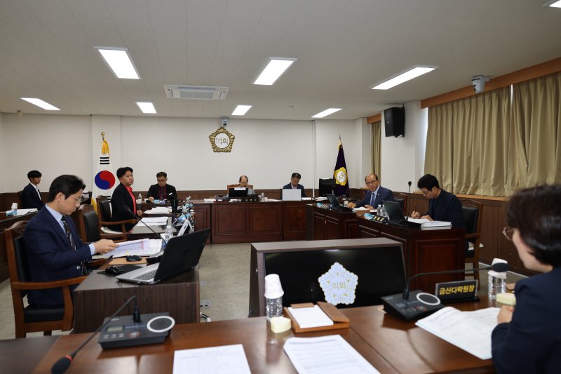 바카라사이트가 24일 제3차 본회의를 끝으로 15일간 진행된 제329회 1차 정례회를 폐회하고, 2025년 상반기 의정활동을 공식 마무리했다.(바카라사이트 제공.재판매 및 DB금지)/뉴스1