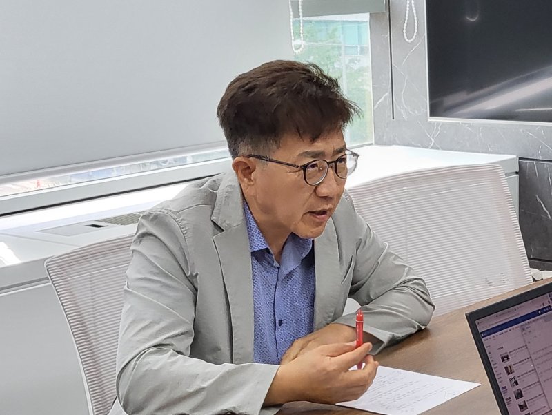 박원석 원장이 인터뷰를 하는 모습(원자력산업정책연구원 제공)