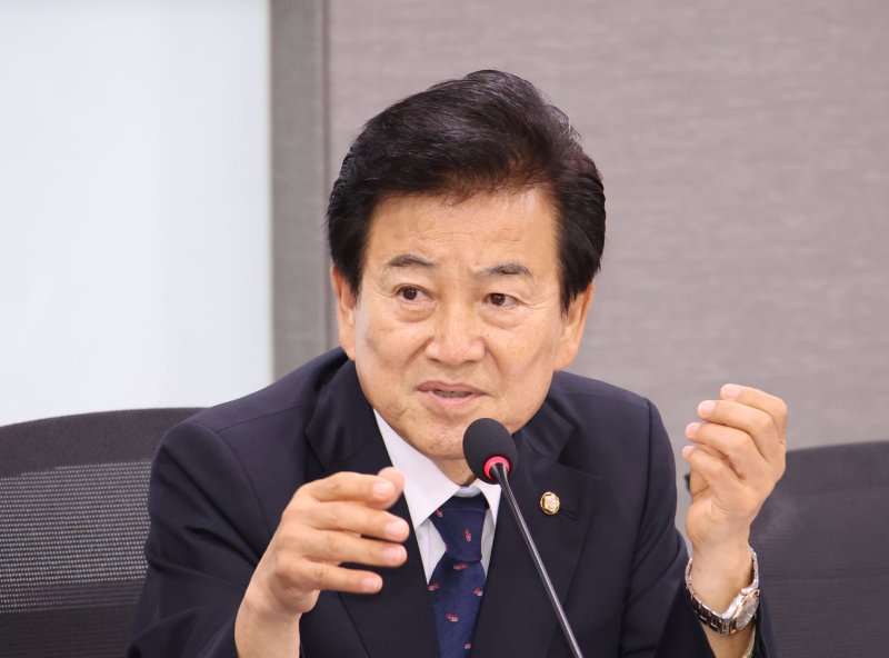 바카라사이트 기가 통일부 장관 후보자가 25일 오전 서울 여의도 국회 의원회관에서 열린 AI G3 강국 신기술 조찬 포럼에서 모두발언을 하고 있다. 사진=뉴시스