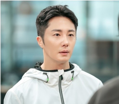 '화려한 날들' 정일우, 능력자 캐릭터 변신…카리스마 발산