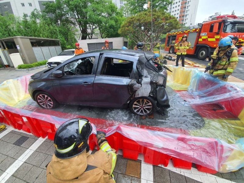 70여명 대피…하남 아파트 지하주차장서 전기차 화재