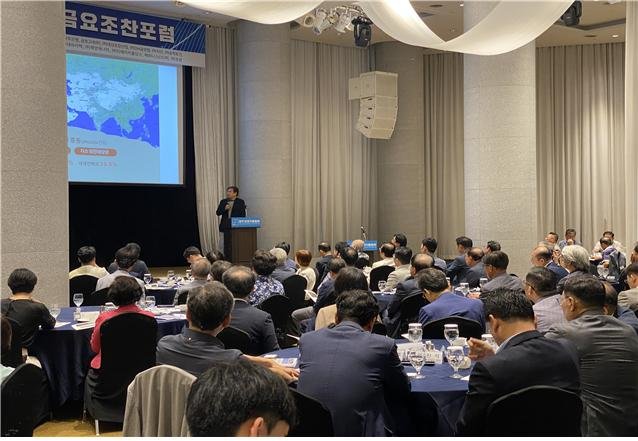 [광주=뉴시스]온라인 바카라사이트, 20일 금요조찬 포럼, 중동 전문가 박현도 교수 초청 성료
