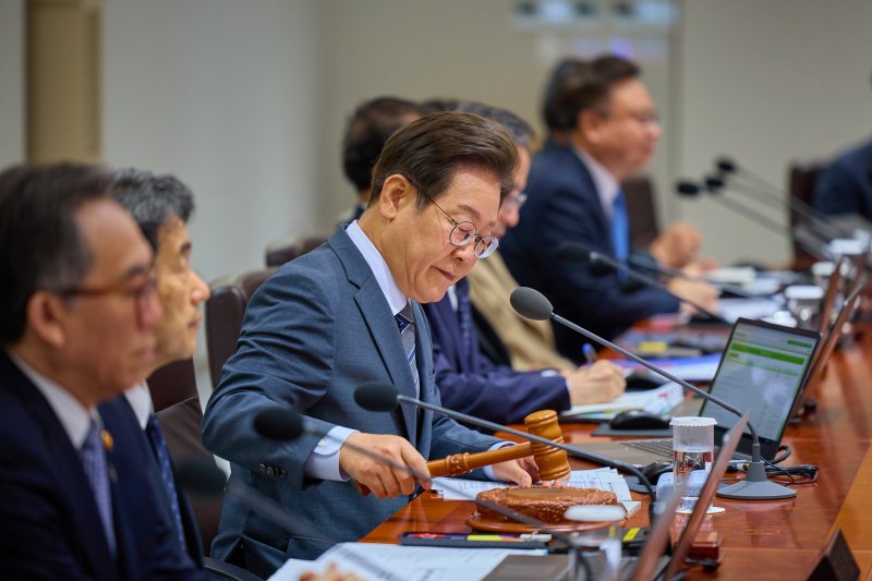 이재명 우리카지노 바카라사이트이 24일 서울 용산 우리카지노 바카라사이트실 청사에서 열린 국무회의에서 의사봉을 두드리고 있다. (우리카지노 바카라사이트실 제공. 재판매 및 DB 금지) 2025.6.24/뉴스1 ⓒ News1 허경 기자