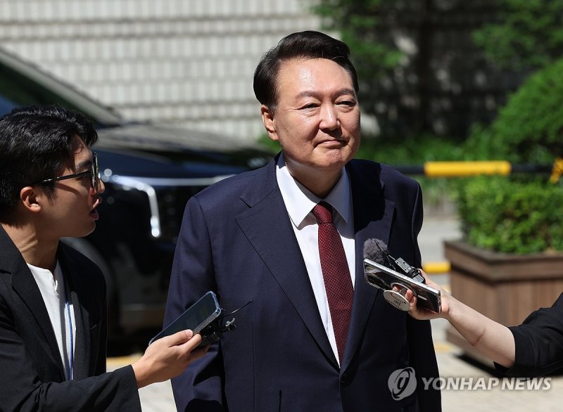 "해외 도피 불가"...내란 특검, 尹 출국금지 조처
