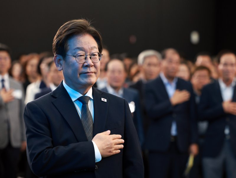 李대통령, 국립 소록도병원 방문…"사회적 편견 없어져야"