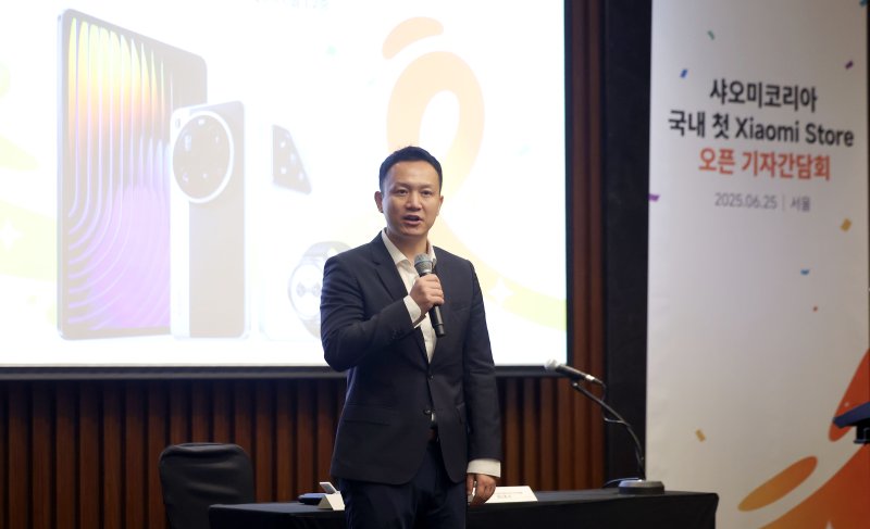 [서울=뉴시스] 김선웅 기자 = 조니우 바카라 꽁 머니코리아 사장이 25일 서울 여의도 콘래드서울 호텔에서 열린 바카라 꽁 머니코리아 스토어 오픈 기념 기자간담회에서 인사말을 하고 있다. 2025.06.25. mangusta@newsis.com