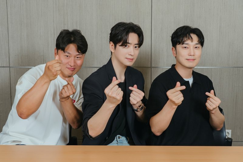 이준혁·서현우·오대환 오피스물…'로또 1등도 출근합니다' 내년 공개