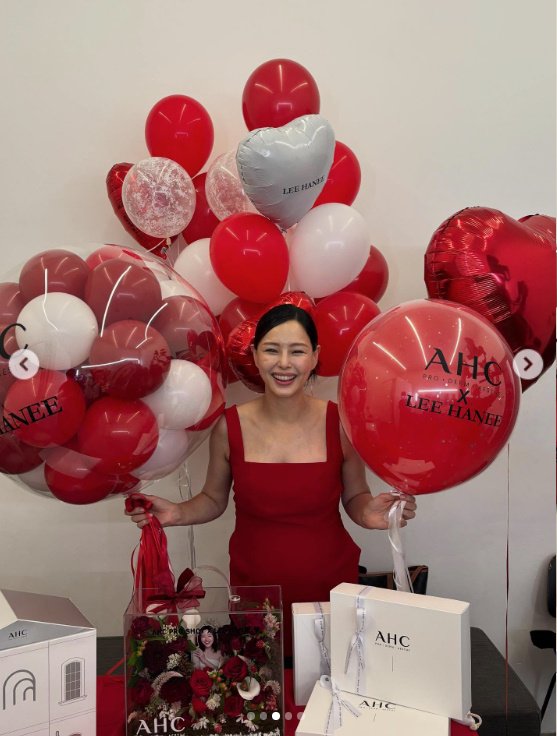 '둘째 임신 31주차' 이하늬, 빨간 원피스 위 선명한 D라인 "뱃속 평화"