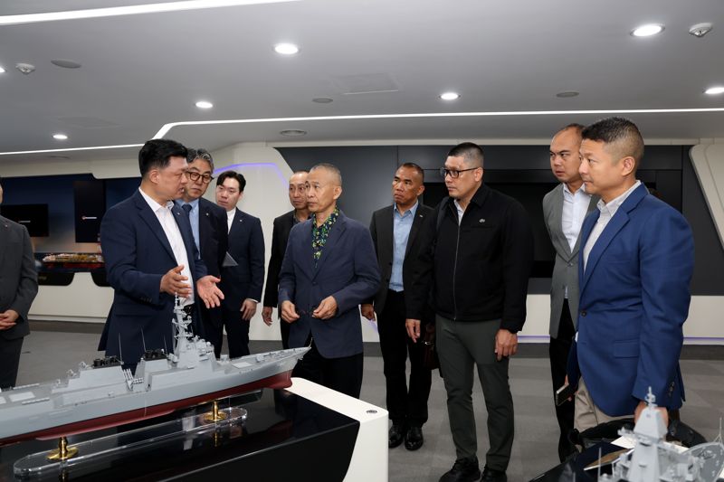 태국 해군, 한화오션 거제사업장 방문.."최상의 플랫폼 제공"