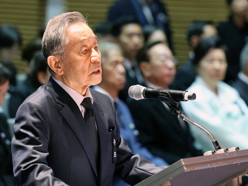 박유철 백범김구선생기념사업협회장이 26일 서울 용산구 백범김구기념관에서 열린 백범 김구 선생 제76주기 추모식에서 식사를 하고 있다. 2025.6.26/뉴스1 ⓒ News1 황기선 기자