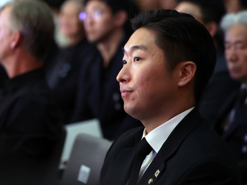 백범 김구 선생의 증손자인 김용만 더불어민주당 의원이 26일 서울 용산구 백범김구기념관에서 열린 백범 김구 선생 제76주기 추모식에 자리하고 있다. 2025.6.26/뉴스1 ⓒ News1 황기선 기자