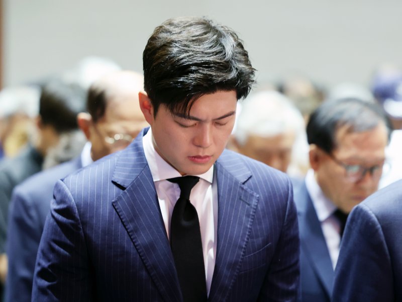 김용태 국민의힘 비상대책위원장이 26일 서울 용산구 백범김구기념관에서 열린 백범 김구 선생 제76주기 추모식에서 묵념을 하고 있다. 2025.6.26/뉴스1 ⓒ News1 황기선 기자