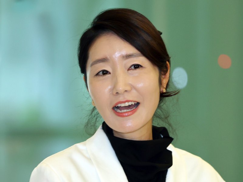 강선우 여성가족부 장관 후보자가 26일 오후 서울 종로구 이마빌딩에 마련된 인사청문회 사무실로 출근하며 소감을 밝히고 있다. 2025.6.26/뉴스1 ⓒ News1 황기선 기자