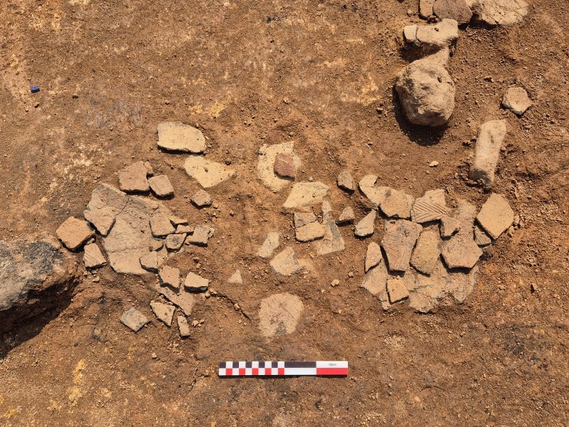 [김포=뉴시스] 정일형 기자= 신석기시대 수혈주거지 내 출토 토기. (사진= 김포시 제공)