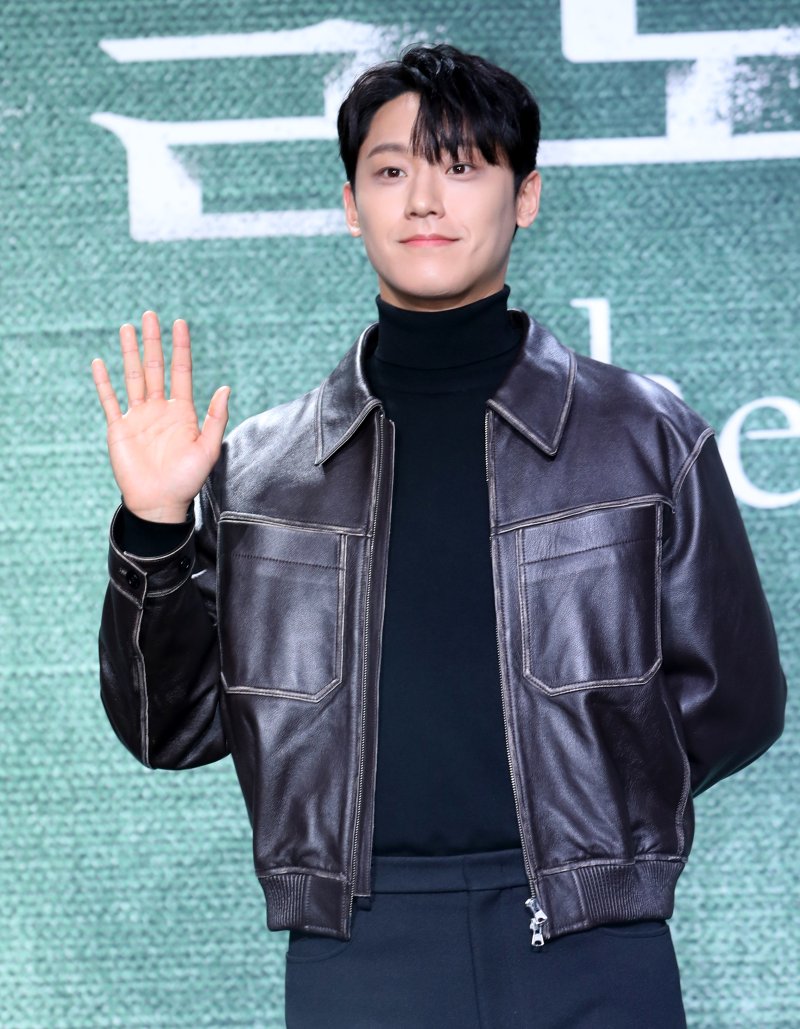 '전역' 이도현, 홍자매 손잡고 '30대 필모' 연다 [N이슈]