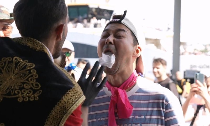 '팜유' 전현무·박나래·이장우 튀르키예서 가족사진…술탄 변신 '폭소'