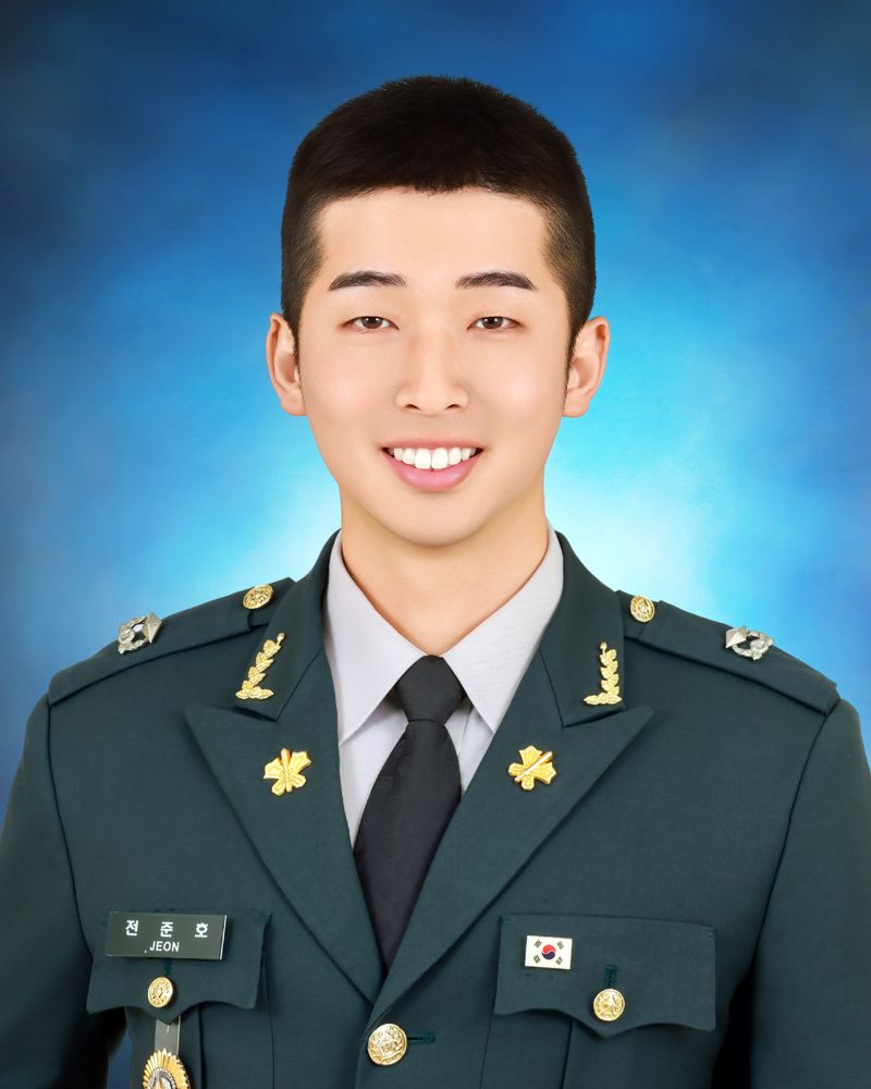 대한민국 육군장교 통합임관식 "학사 70기·간부 46기 등 407명 소위 임관"