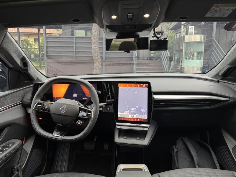 '경쾌한 유럽 감성'을 그대로….르노 전기차 '세닉' 타보니 [FN 모빌리티]