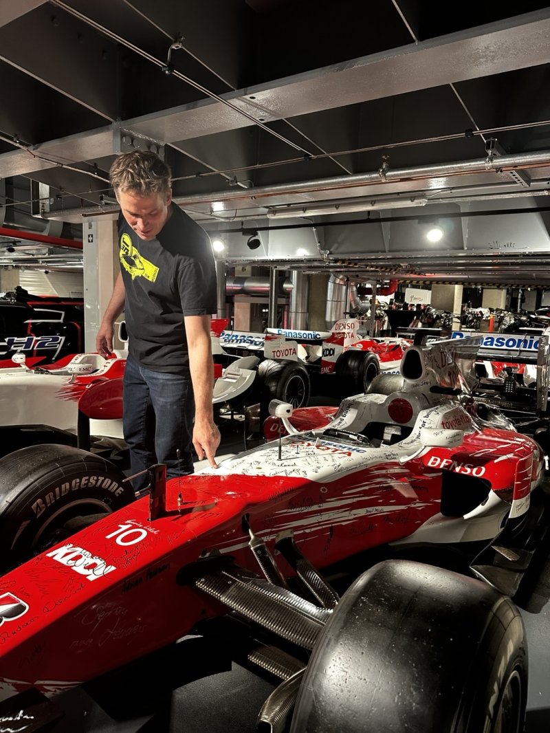 도요타의 마지막 F1 출전 차량 TF109를 설명하는 토마스 하이트브링크 TGR-E 커뮤니케이션 및 마케팅 담당.ⓒ 뉴스1 이동희 기자