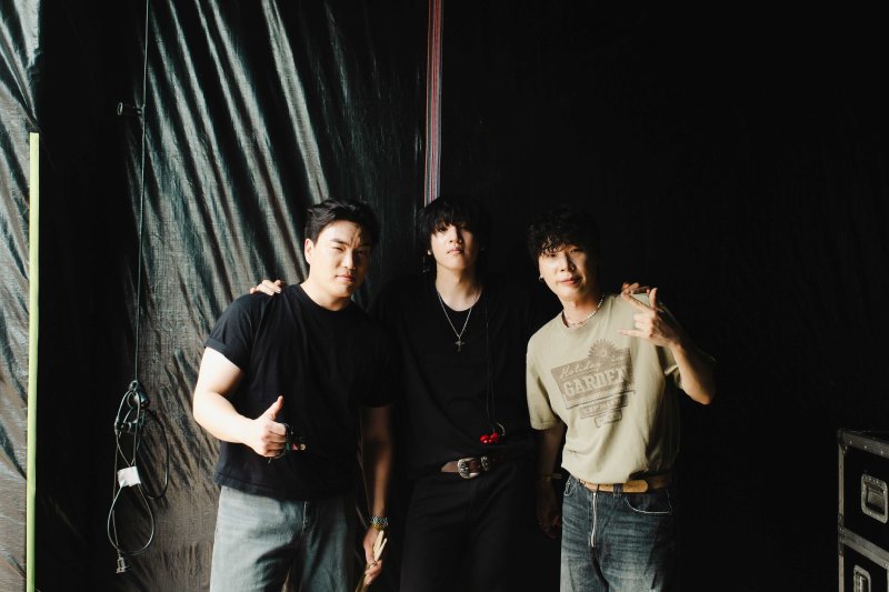 펜타곤 정우석·Surl 오명석· 라쿠나 정민혁, 밴드 KIK 결성…30일 데뷔