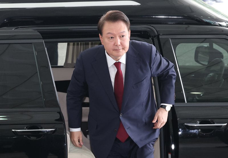 윤석열 전 바카라사이트 윈윈이 28일 피의자 신분으로 내란바카라사이트 윈윈 조사를 받기 위해 서울 서초구 서울고검 청사로 출석하고 있다.[공동취재] /사진=연합뉴스