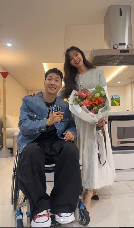 [서울=라이브 바카라사이트] 라이브 바카라사이트(왼쪽), 송지은. (사진=라이브 바카라사이트 인스타그램 캡처) 2025.06.28. photo@newsis.com *재판매 및 DB 금지