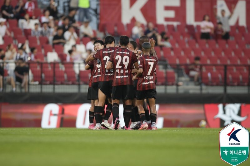 하이 로우 토토 사이트FC가 K리그2 3위에 올랐다. (한국프로축구연맹 제공)