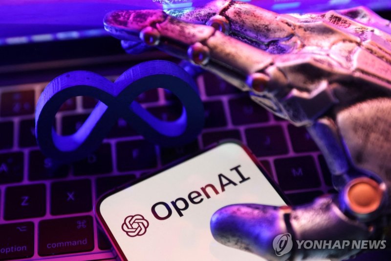 "1억달러 줄게" VS "미친 짓"...메타에 4명 뺏긴 오픈 AI