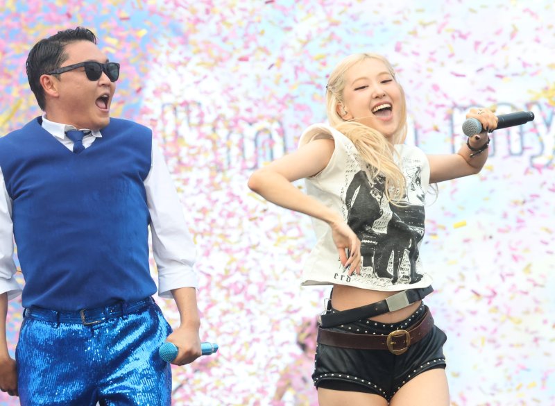 [뉴스1 ★]블랙핑크 로제, 싸이 ‘흠뻑쇼 2025’ 특별 출연한 슈퍼스타