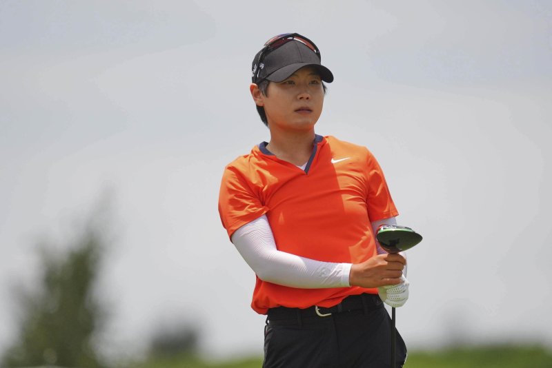 [프리스코=AP/뉴시스] 이소미가 21일(현지 시간) 미 텍사스주 프리스코 필즈랜치 이스트 코스에서 열린 미국여자프로골프(LPGA) 투어 KPMG 위민스 PGA 챔피언십 3라운드 6번 홀에서 티샷 후 타구를 바라보고 있다. 이소미는 중간 합계 3오버파 219타 공동 10위에 이름을 올렸다. 2025.06.22.