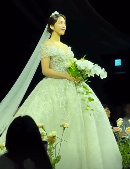 AOA 임도화(찬미), 송의환과 결혼…설현·지민·혜정 결혼식서 "축하"