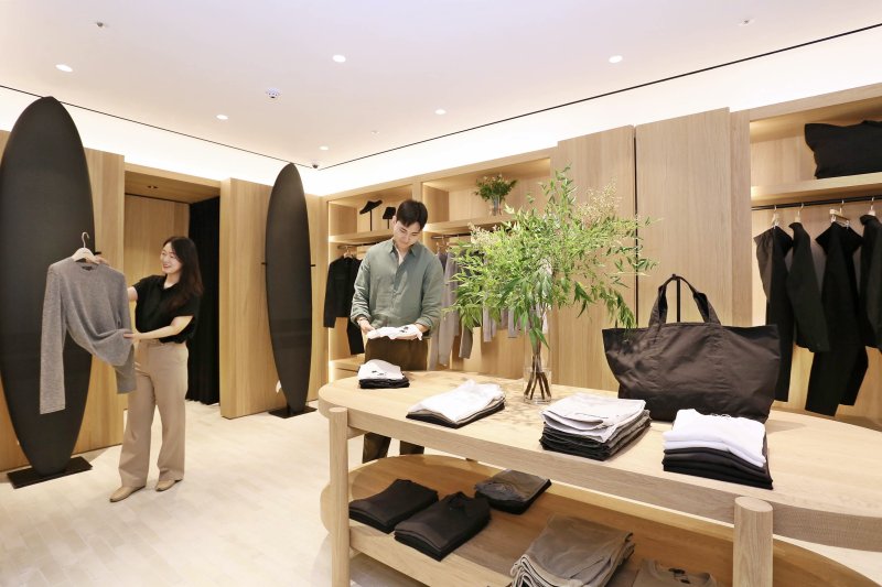 갤러리아백화점 서울 명품관에 '제임스펄스' 첫 남성 매장