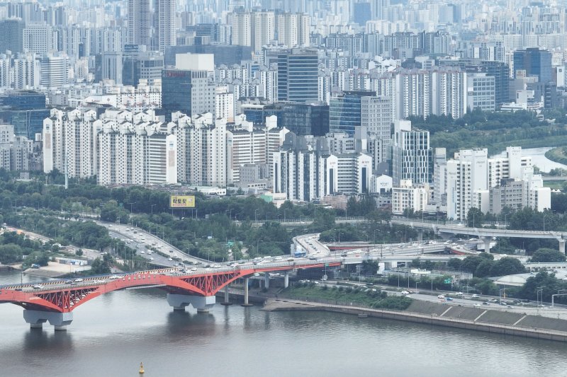 또 '다주택자=적폐?' 한숨...돈 빌린 뒤 안 팔리면 경매행 '논란'