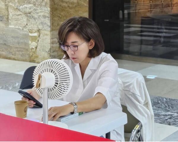 지난 27일 오후부터 국회에서 김민석 국무총리 후보자 지명 철회와 국회 법제사법위원장직 반환을 촉구하며 바카라을 이어가고 있는 국민의힘 나경원 의원. /사진=나경원 의원 인스타그램