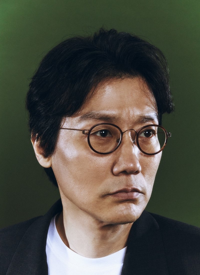 황동혁 감독 "'오겜3' 해피엔딩서 결말 바꿔…다 끝나 홀가분"
