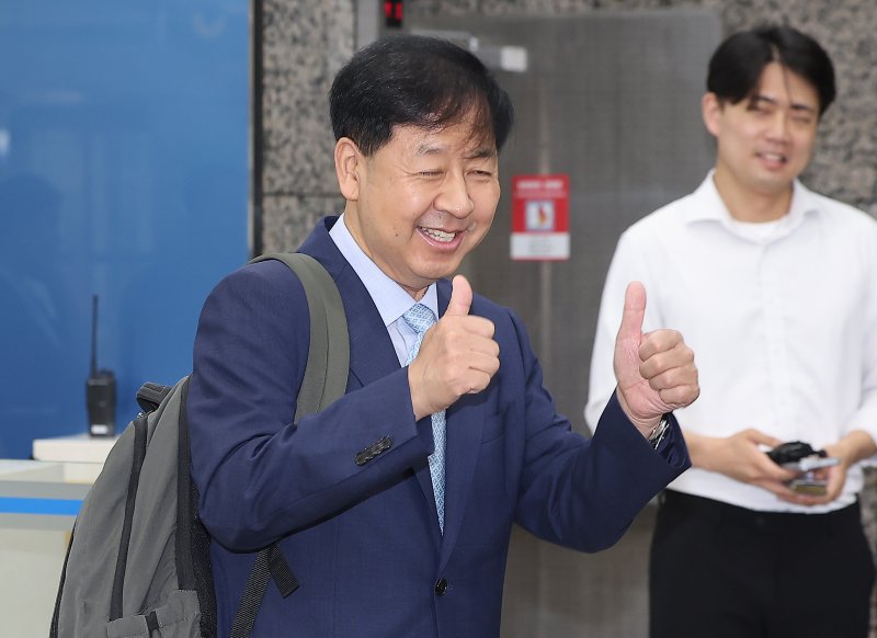 구윤철 경제부총리 겸 기획재정부 장관 후보자가 30일 오전 서울 중구 청계천로 예금보험공사에 마련된 인사청문회 준비 사무실로 출근하고 있다. 2025.6.30/뉴스1 ⓒ News1 김진환 기자