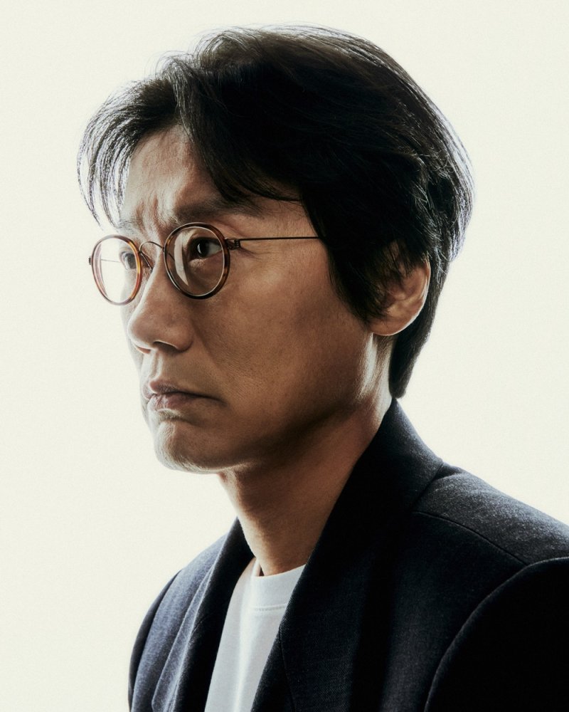 황동혁 감독 "이 빠지고, 59㎏까지 빠지고…우쭐·겸손하게 한 '오겜"