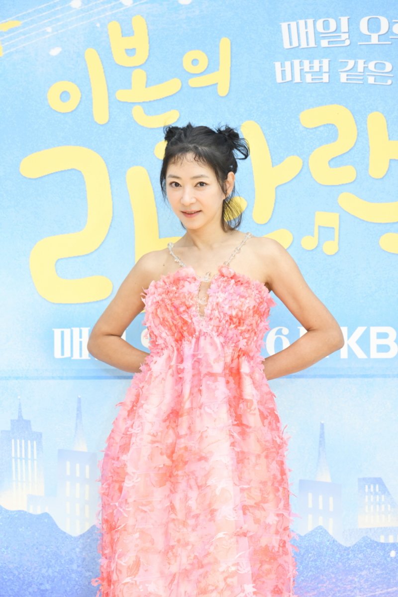 이본 "母 암 투병으로 긴 공백 가진 뒤 라디오 복귀, 운명 같아"