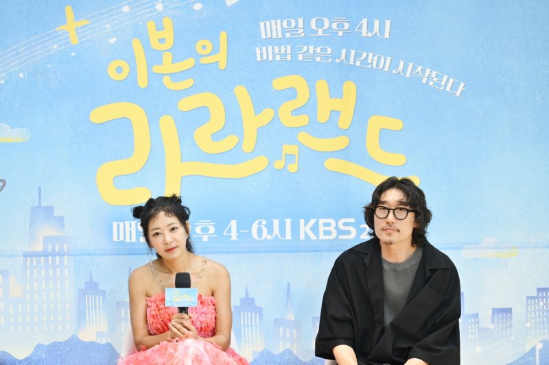 '리빙 레전드 DJ' 이본, '라라랜드'로 21년만 라디오 복귀(종합)