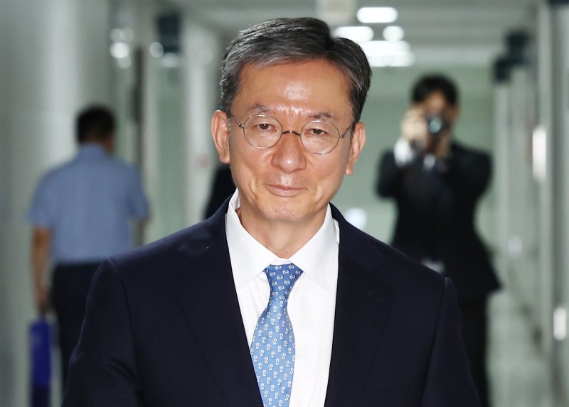 법무부 장관 온라인바카라로 내정된 정성호 더불어민주당 의원이 30일 오전 서울 여의도 국회 의원회관 내 의원실로 출근하고 있다. 2025.6.30/온라인바카라1 ⓒ News1 김민지 기자