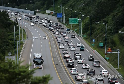영동고속도로 한복판서 멈춘 운구차…50대 운전자 숨진채 발견