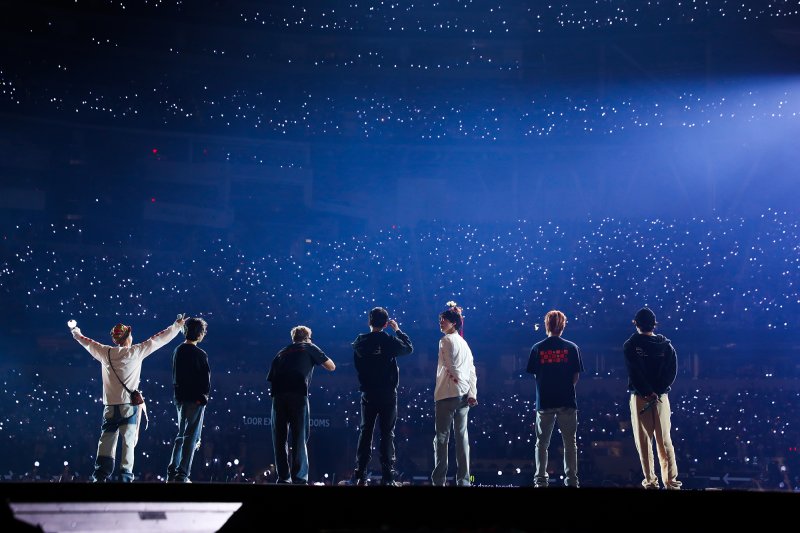 방탄소년단, 공연실황 앨범 첫 발매…세계 400만 아미 숨결도 담았다