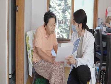 [서울=뉴시스] 마을 방문 진료.