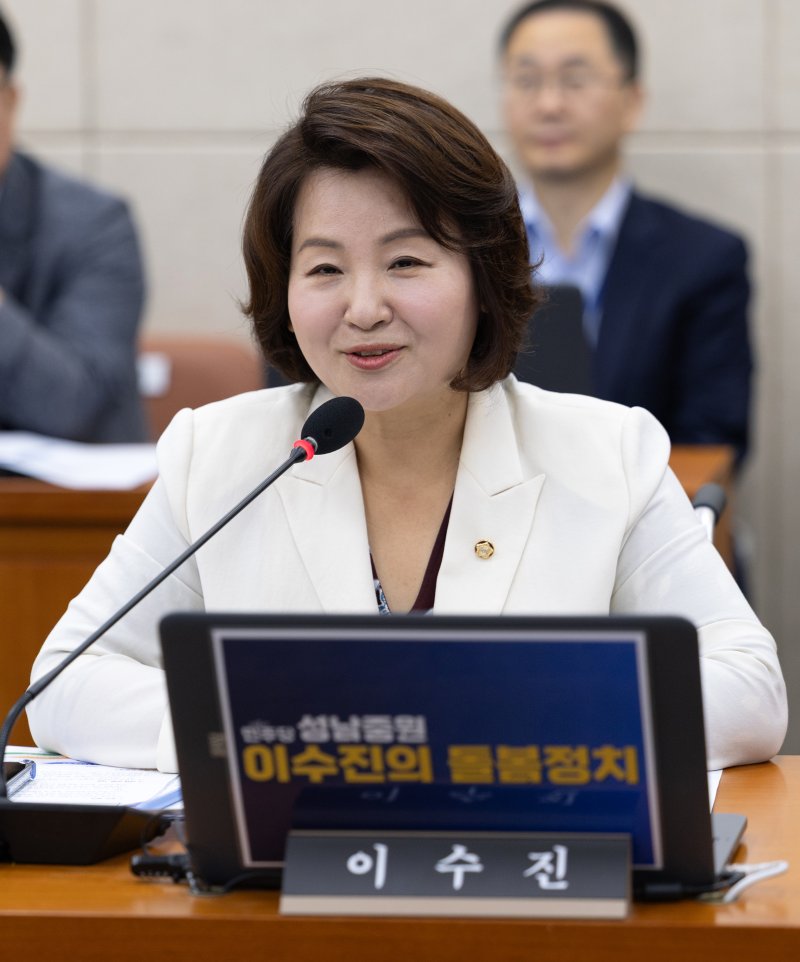 1일 서울 여의도 국회에서 열린 국회 보건복지위원회 전체회의에서 더불어민주당 신임 간사로 선임된 이수진 의원이 인사말하고 있다. 사진=뉴스1